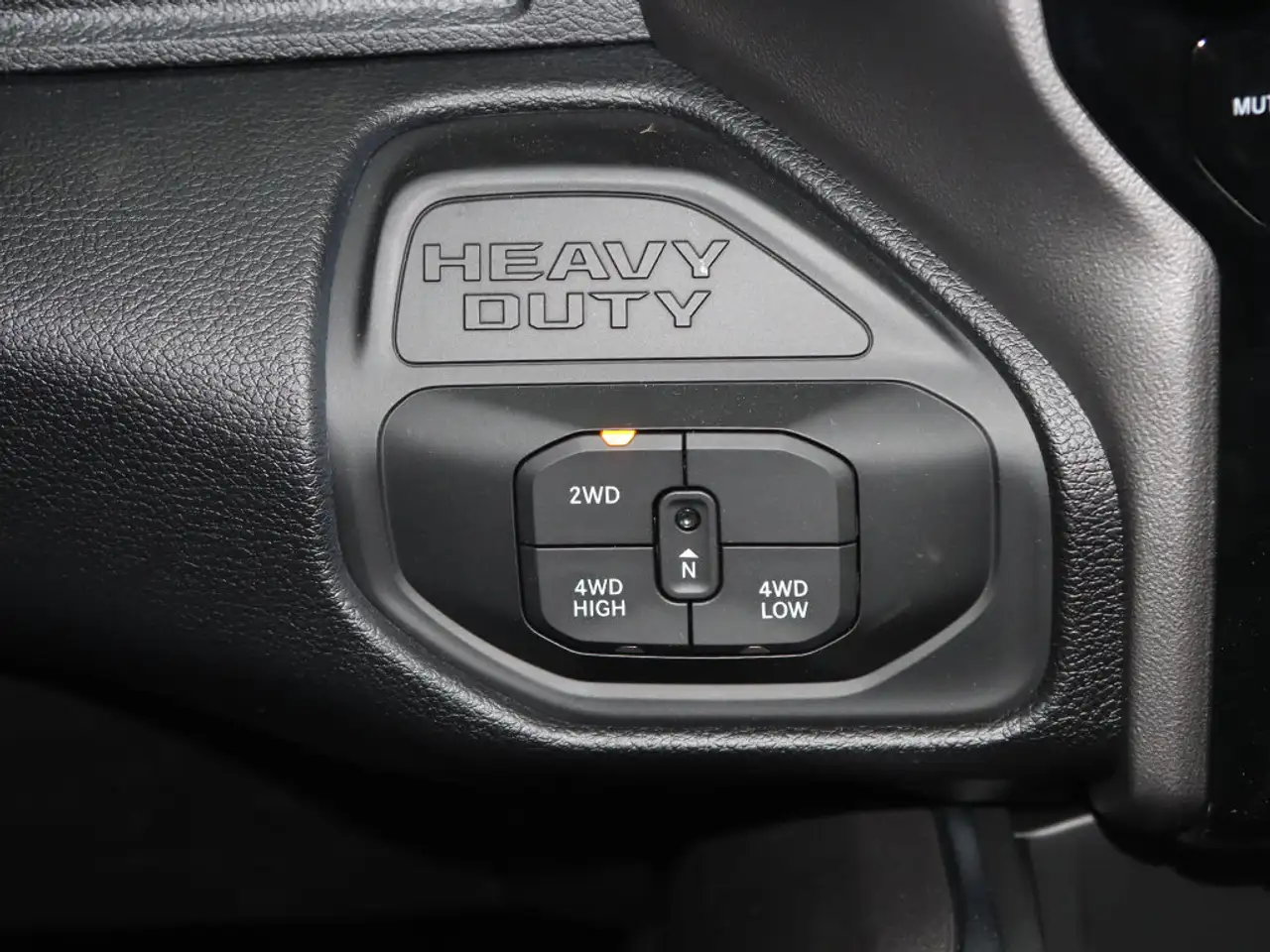 RAM 3500 снимка RAM 3500