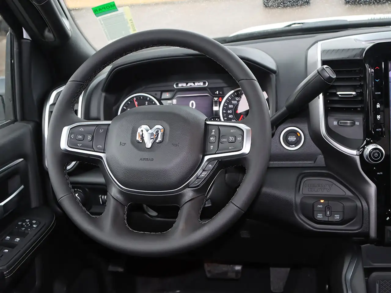 RAM 3500 снимка RAM 3500