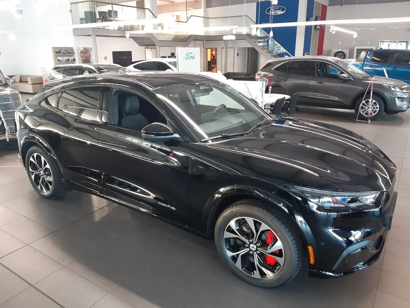 Ford Mustang Mach-E AWD *Technologie-Paket* Schwarz - 2