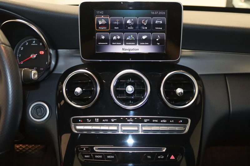 Mercedes-Benz C 180 T-Modell CGI Avantgarde Navi-AHK-SHZ-LED- — photo 6