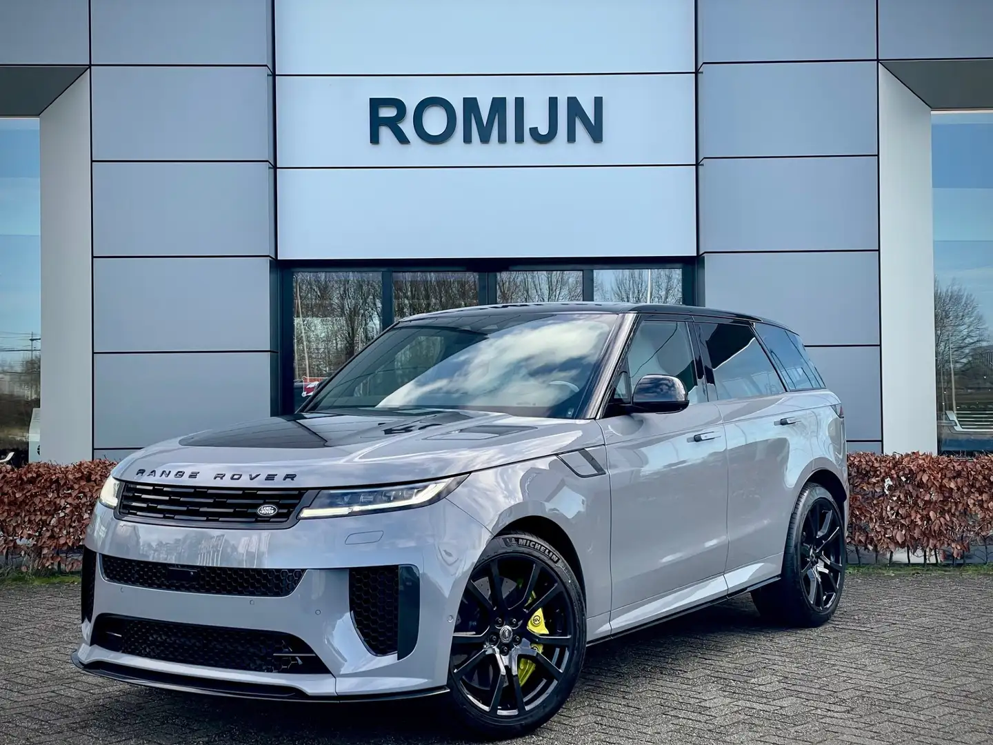 Land Rover Range Rover Sport 4.4 P635 SV Edition Two 635PK Carbon velgen Kerami Grijs - 1
