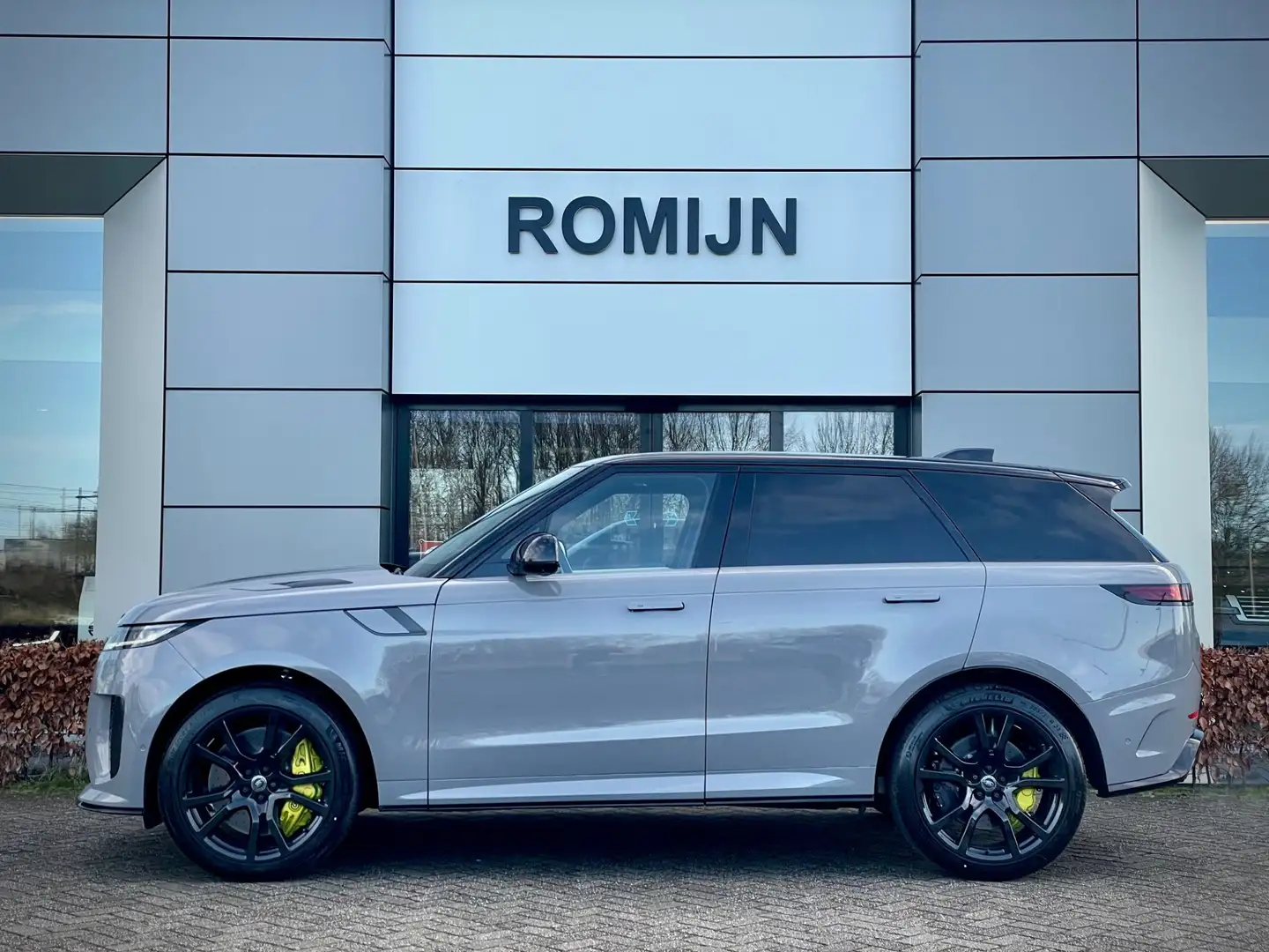 Land Rover Range Rover Sport 4.4 P635 SV Edition Two 635PK Carbon velgen Kerami Grijs - 2