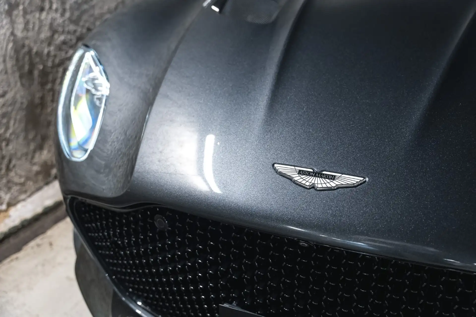 애스턴마틴 V12 Speedster 2018 건메탈 사진 5