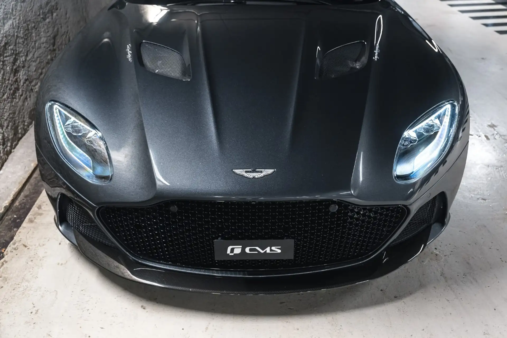애스턴마틴 V12 Speedster 2018 건메탈 사진 2