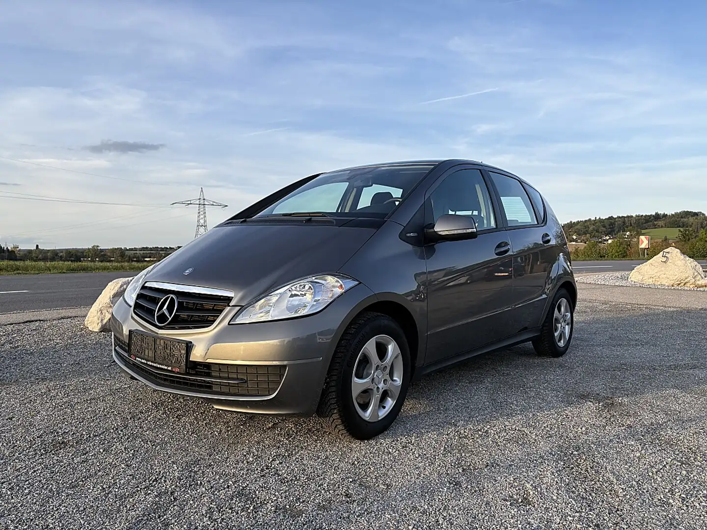 Mercedes-Benz A 160 A-Edition BlueEfficiency Grau - 1