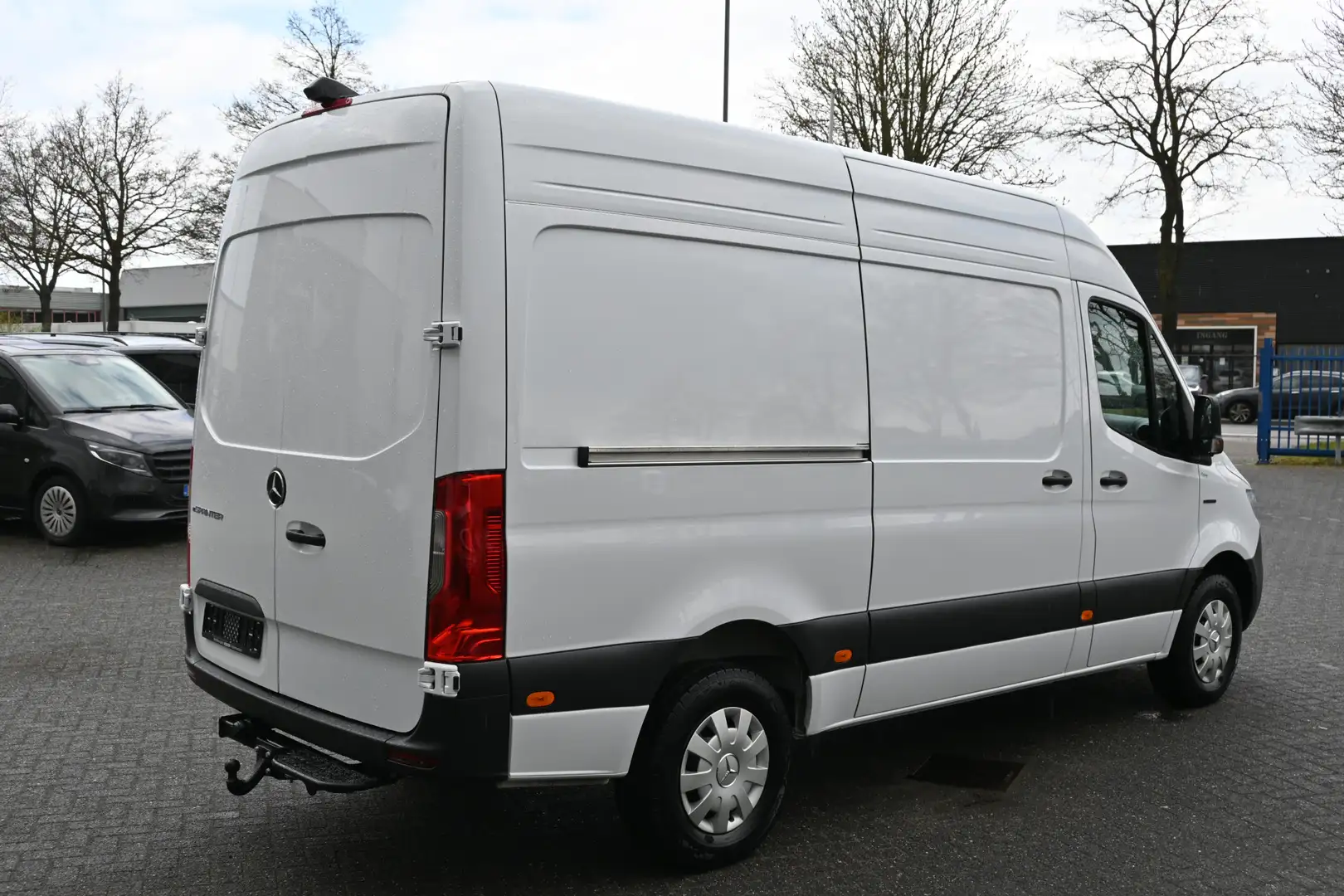 Mercedes-Benz 320 eSprinter L2H2 Pro 81kWh Snellader, Navigatie, Tre Blanco - 2