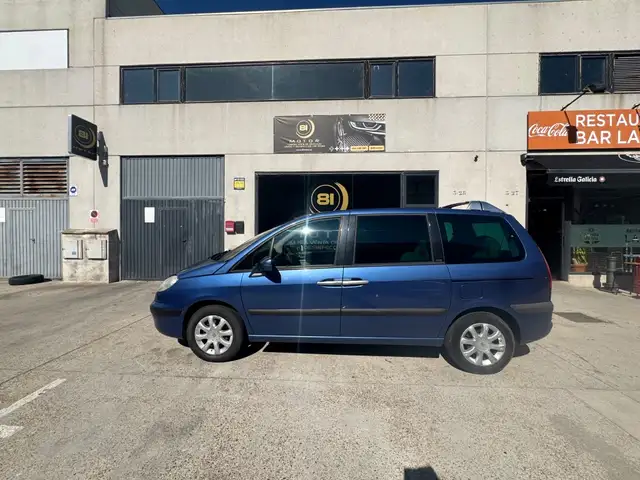 Peugeot 807 2.2HDI SV