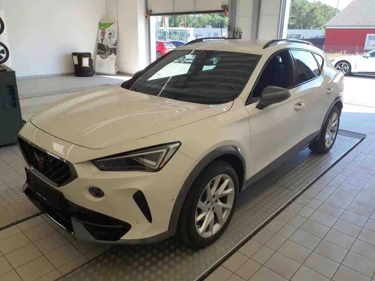 CUPRA Formentor 1,5 TSI Matrix Kamera Sound AHK Weiß - 2