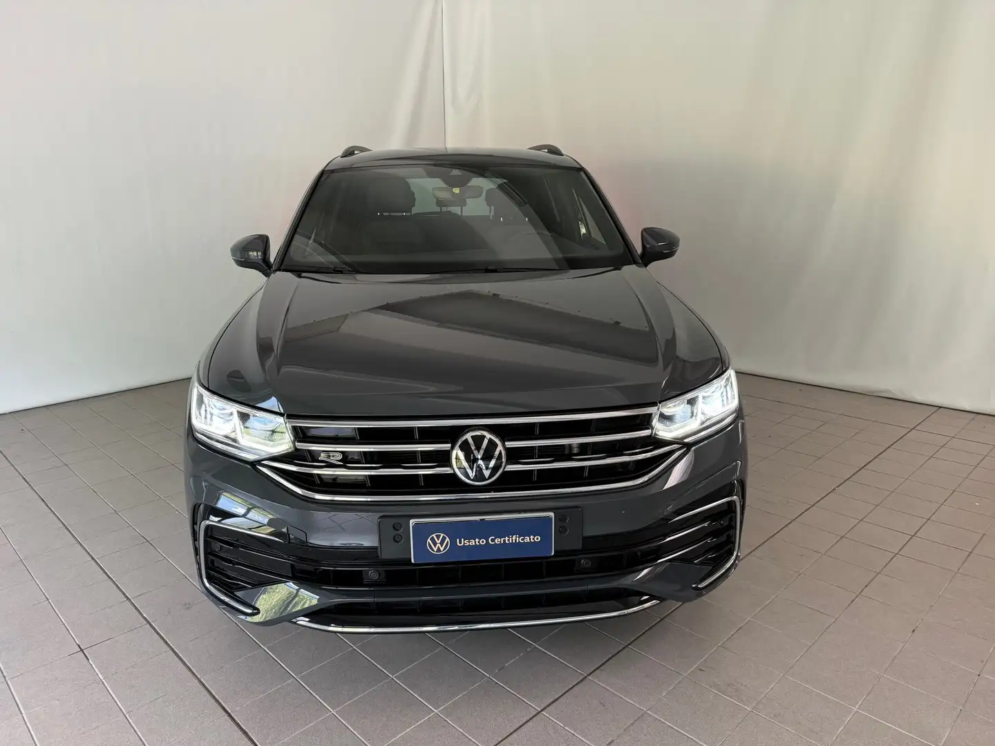 Volkswagen Tiguan 2.0 tdi r-line 4motion 150cv dsg Gris - 2