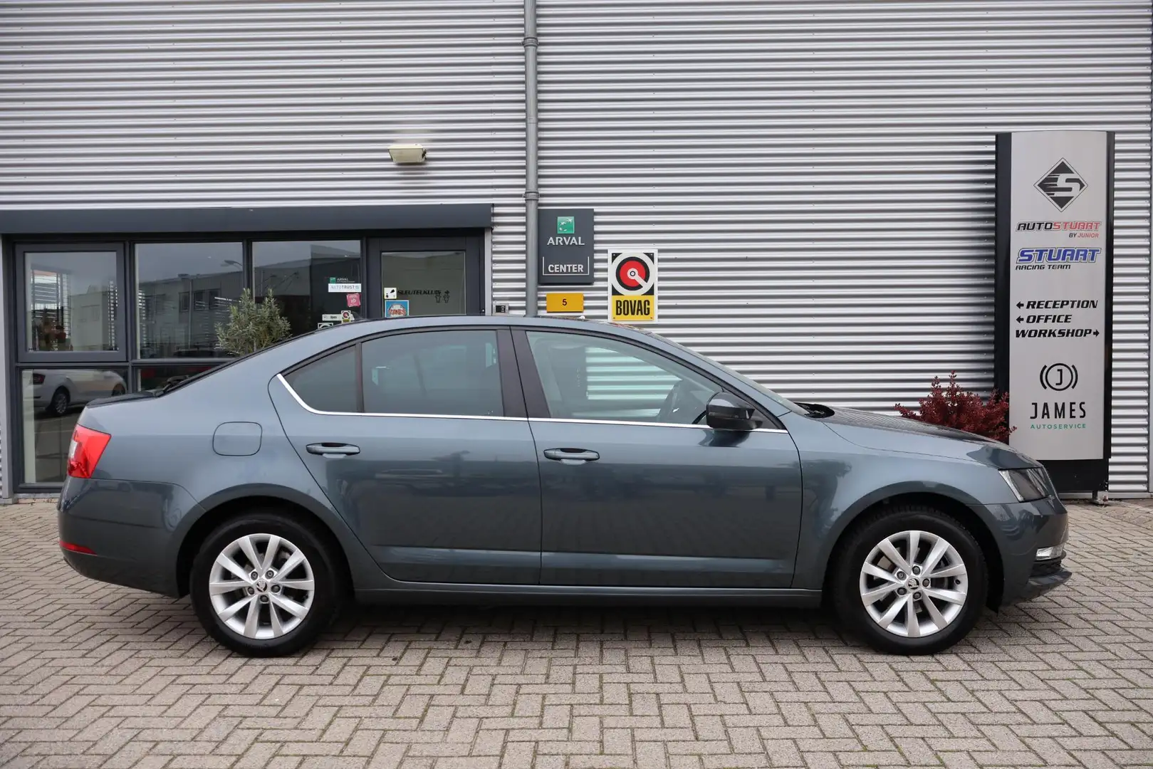 Skoda Octavia 1.0 TSI Greentech Ambition Business 1e Eigenaar | Gris - 2