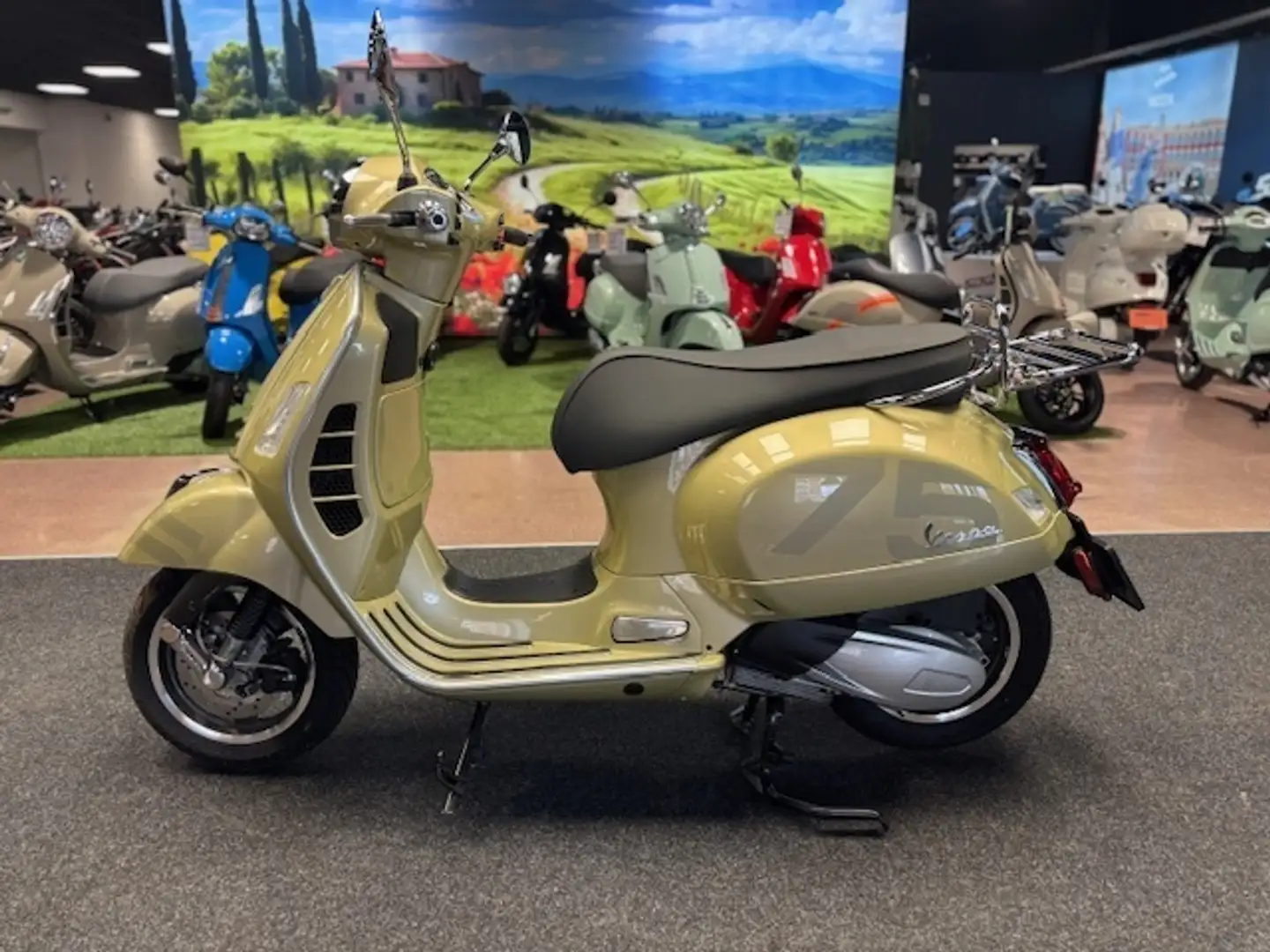 Vespa GTS 300 75 Jahre Limitiert Supertech Gold - 1