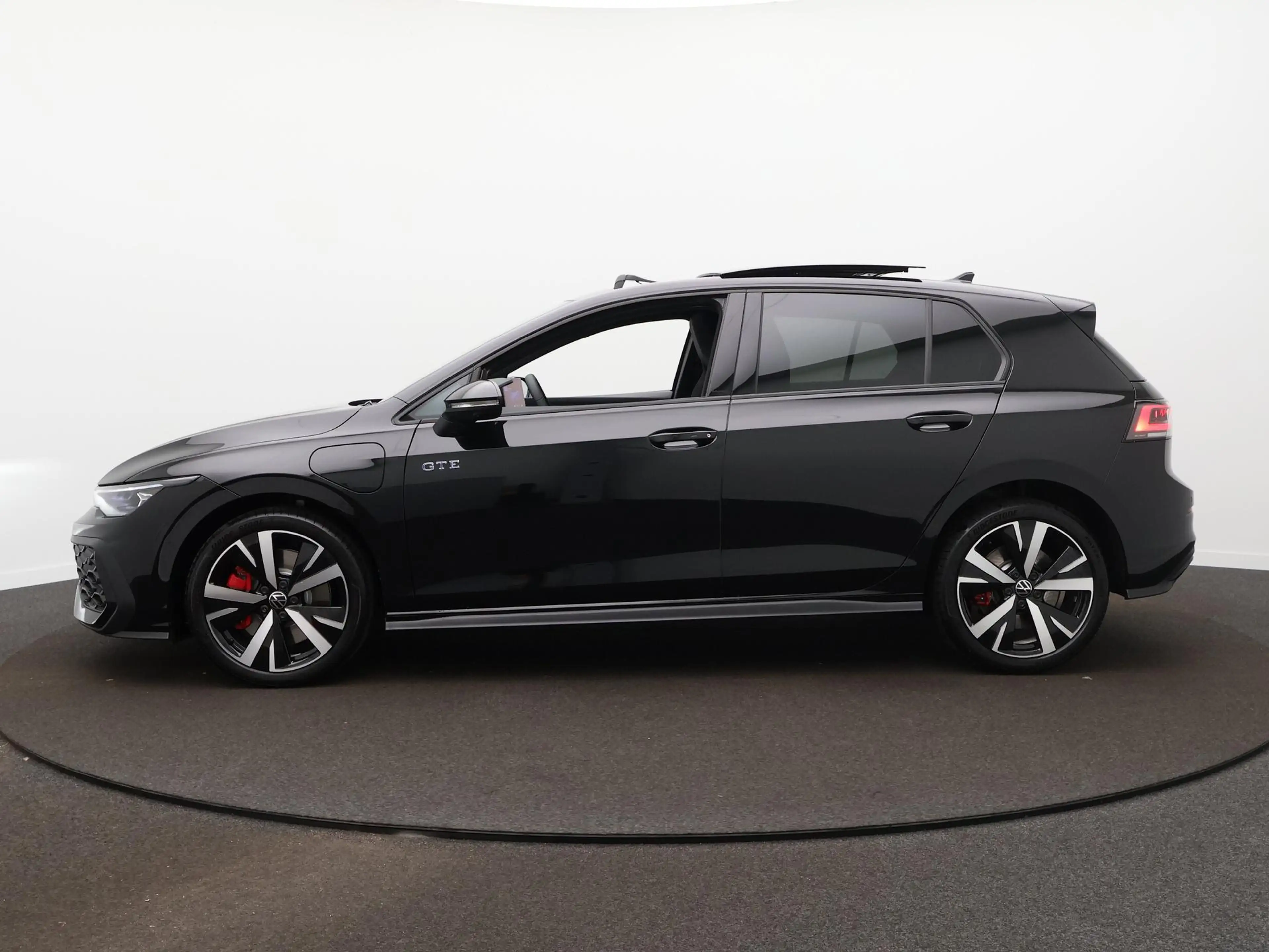 Volkswagen Golf GTE 1.5 eHybrid 272pk Panoramadak - Head up display - — photo 9