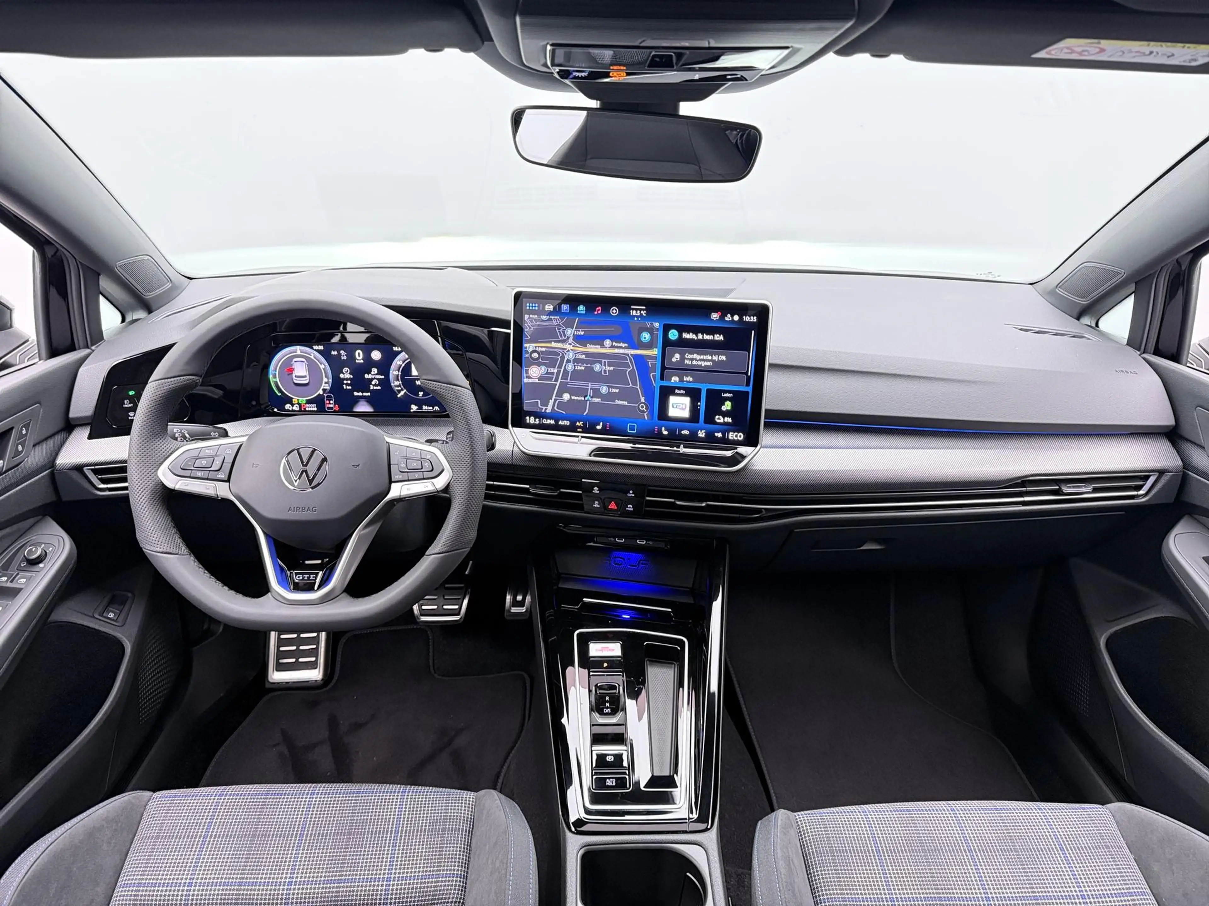 Volkswagen Golf GTE 1.5 eHybrid 272pk Panoramadak - Head up display - — photo 13