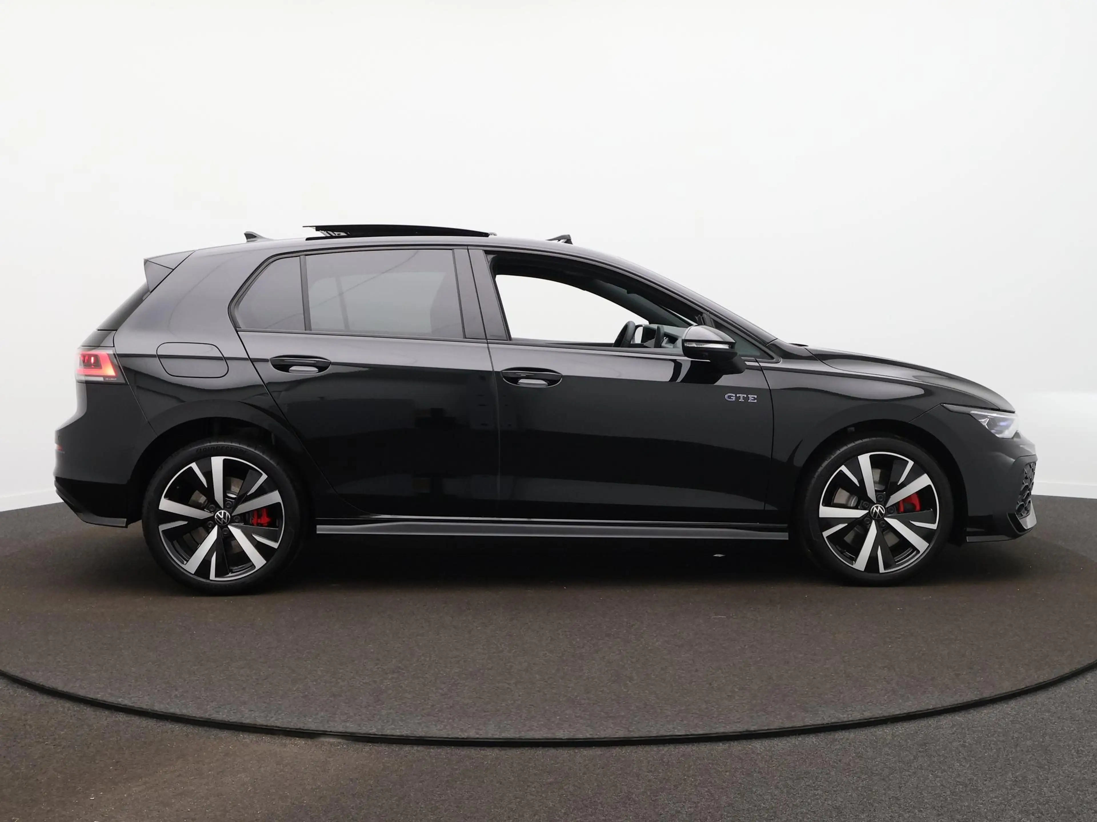 Volkswagen Golf GTE 1.5 eHybrid 272pk Panoramadak - Head up display - — photo 5