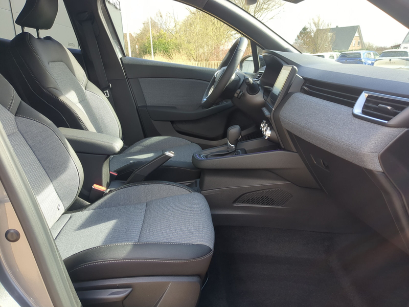 Renault Clio TCe 90 X-Tronic Techno LED+Navi+Winterpaket — photo 8