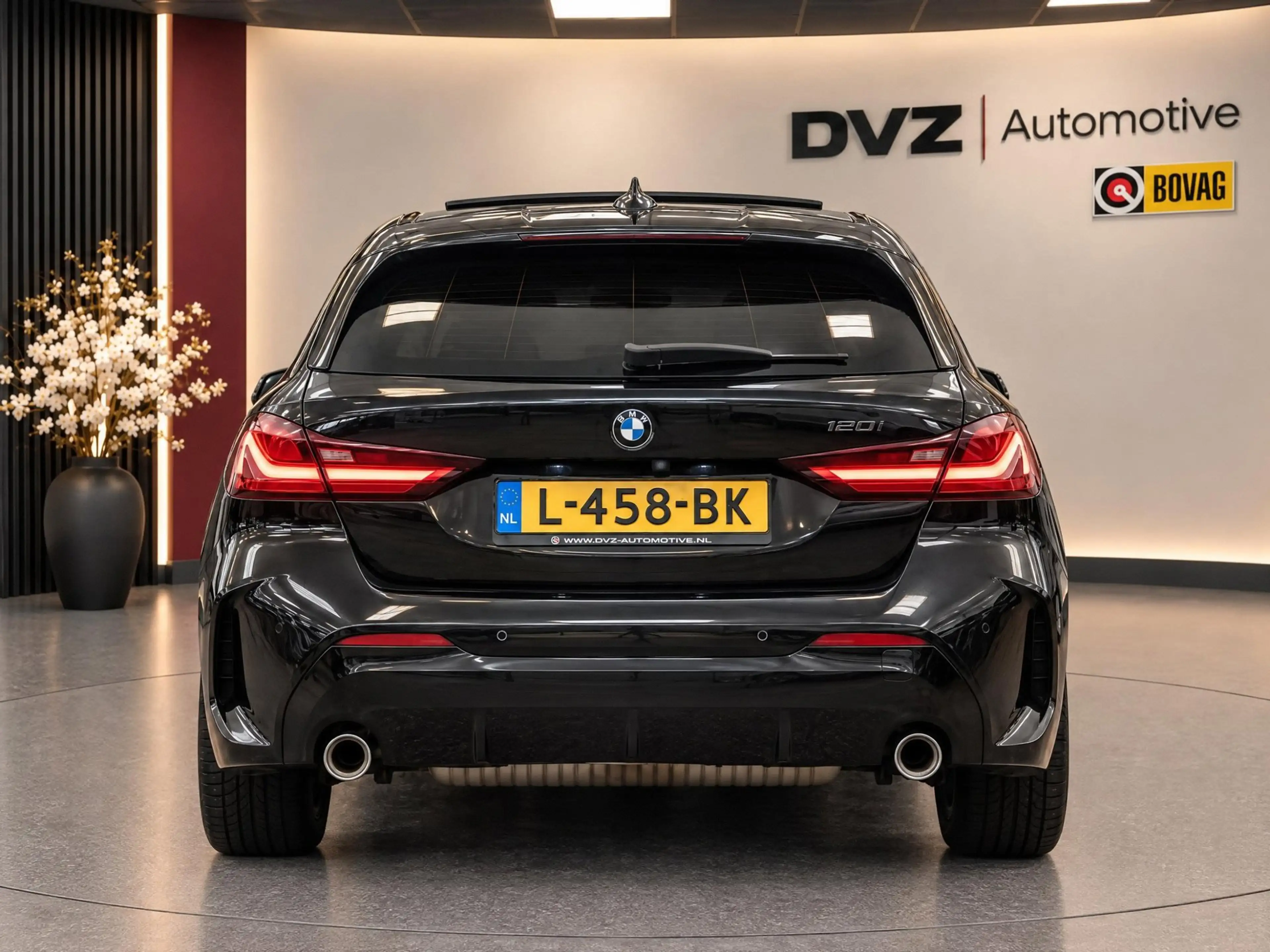 BMW 120 1-serie 120i High Executive | M-Sport Shadow | Pan — photo 10