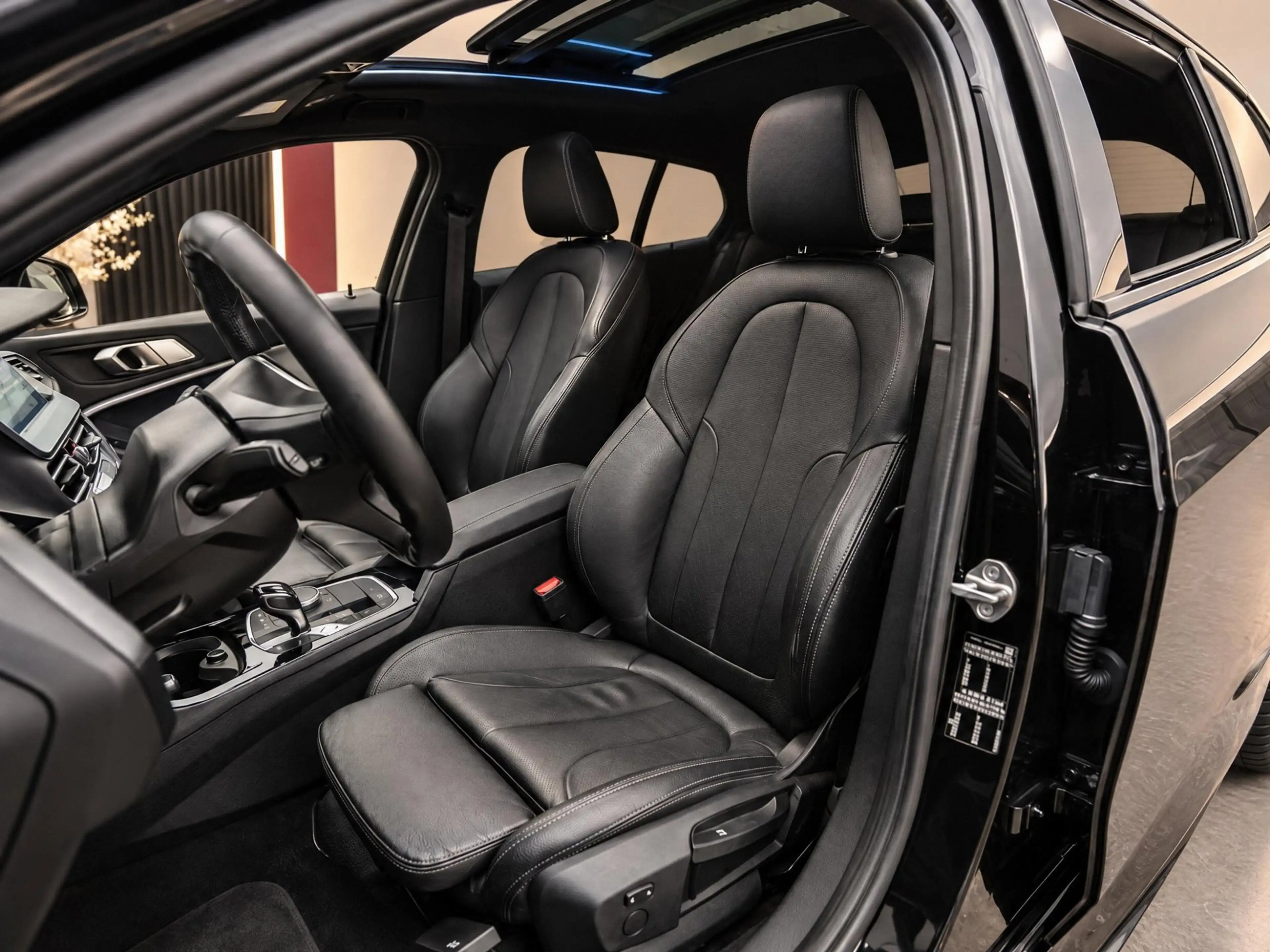 BMW 120 1-serie 120i High Executive | M-Sport Shadow | Pan — photo 15
