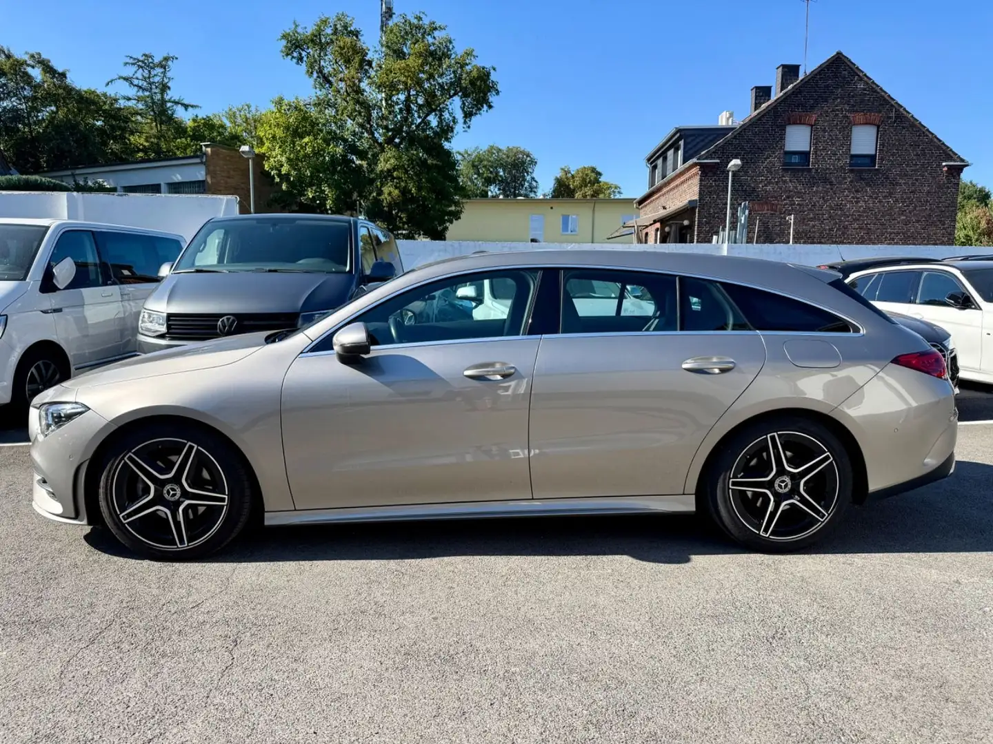 Mercedes-Benz CLA 200 AMG Line MBUX LED TLeder AHK CarPlay Silber - 2