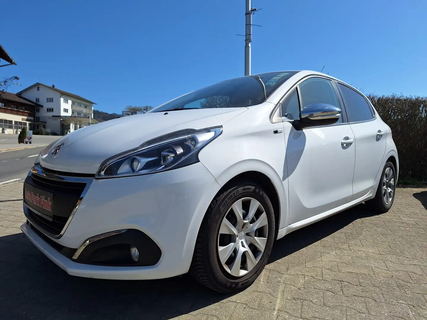 Peugeot 208 Style Blanc - 1