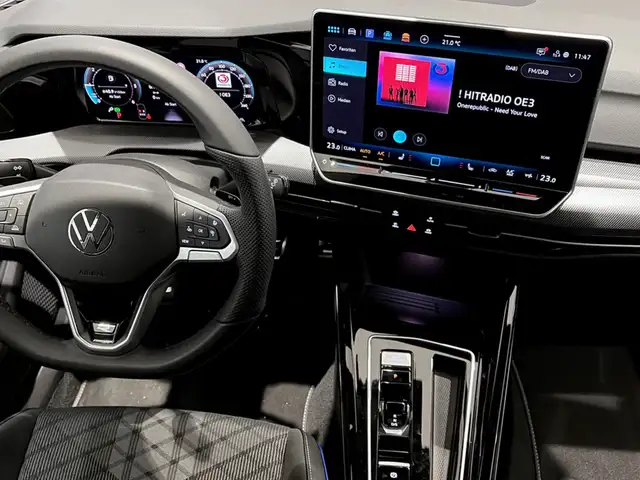 Volkswagen Golf view 12