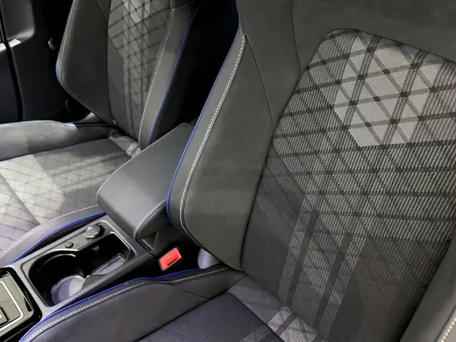 Volkswagen Golf view 8