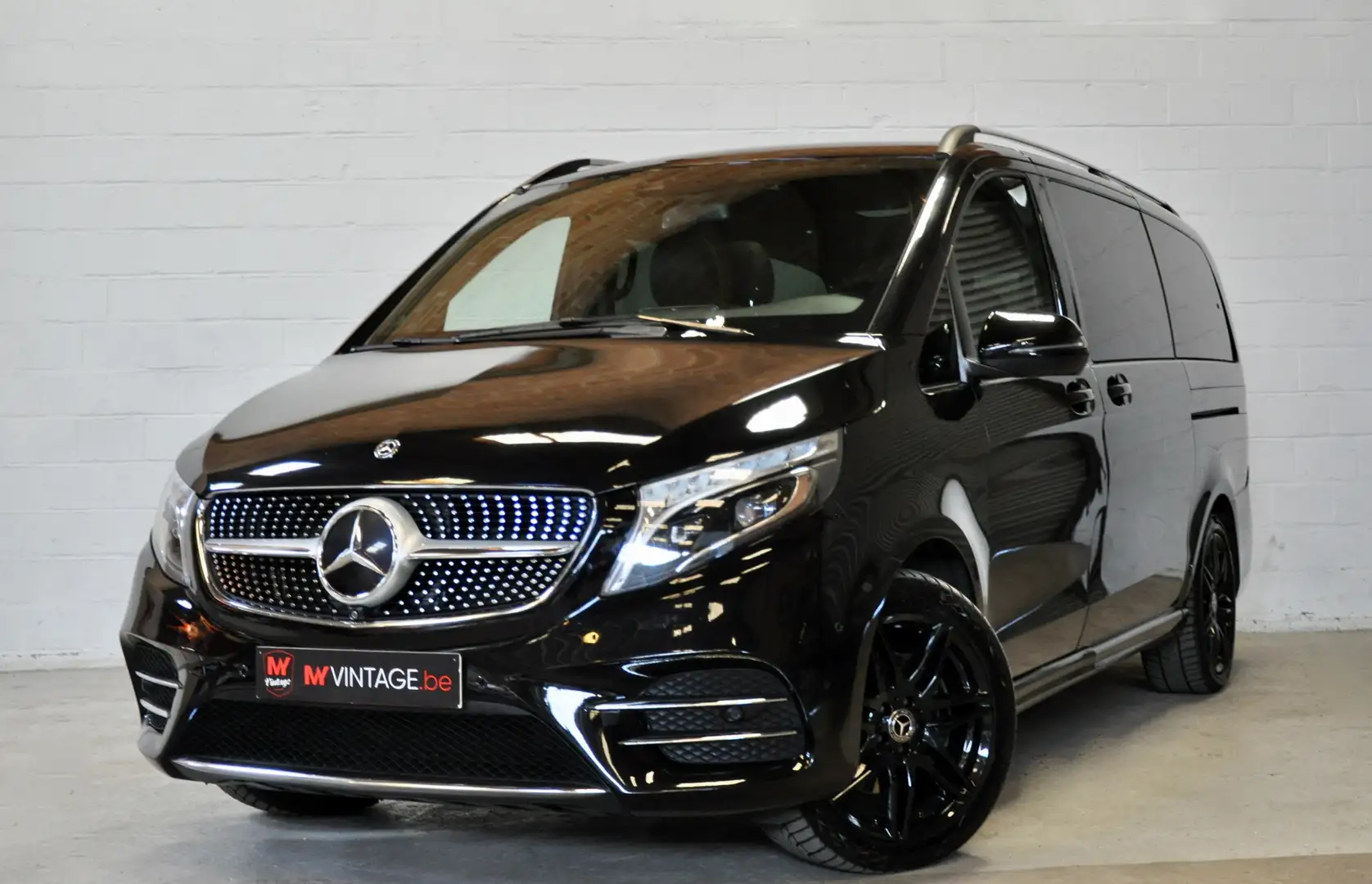 Mercedes-Benz V 300 239cv d 4-Matic MWB 6 Places * AMG LINE * Noir - 1
