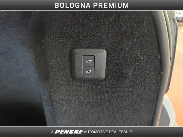Land Rover Range Rover Sport view 11