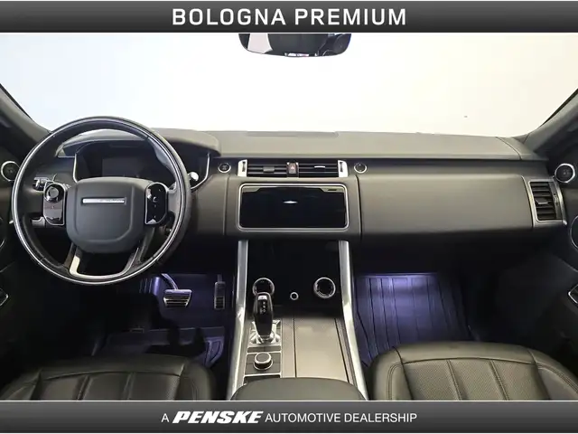 Land Rover Range Rover Sport view 4