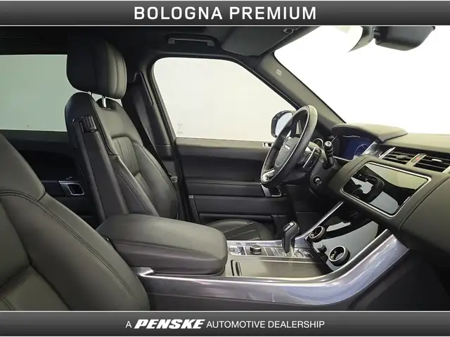 Land Rover Range Rover Sport view 3