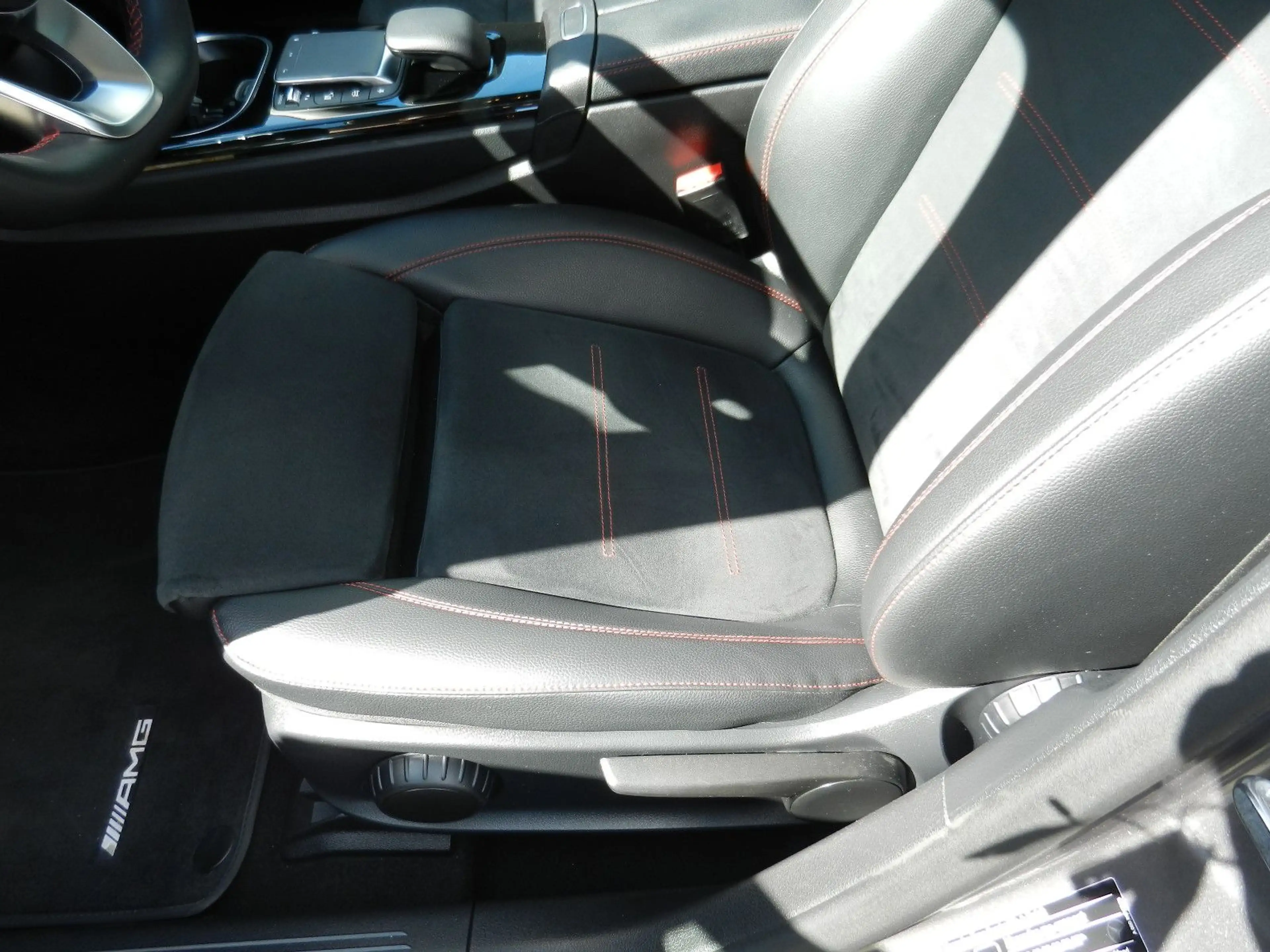 Mercedes-Benz A 220 d DCT AMG Klima Alu Navi Kamera Leder — photo 12