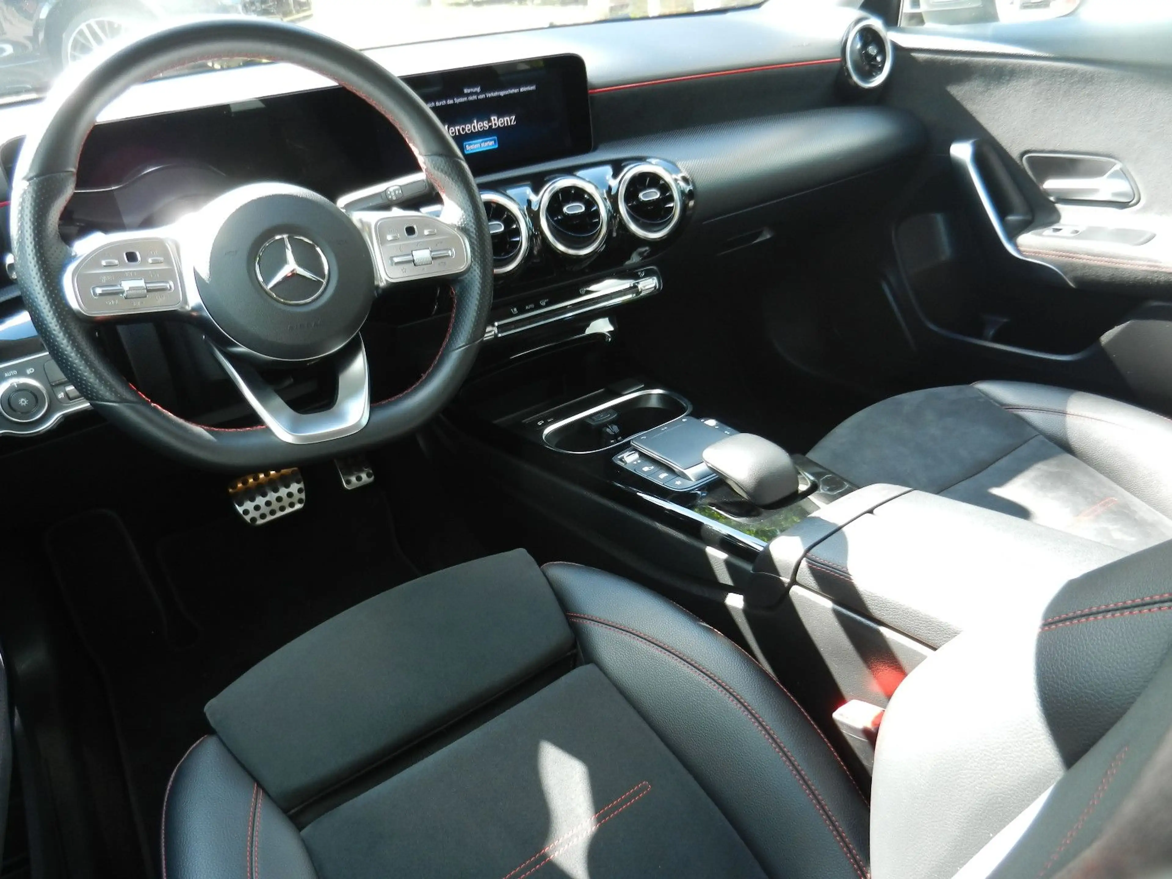 Mercedes-Benz A 220 d DCT AMG Klima Alu Navi Kamera Leder — photo 15