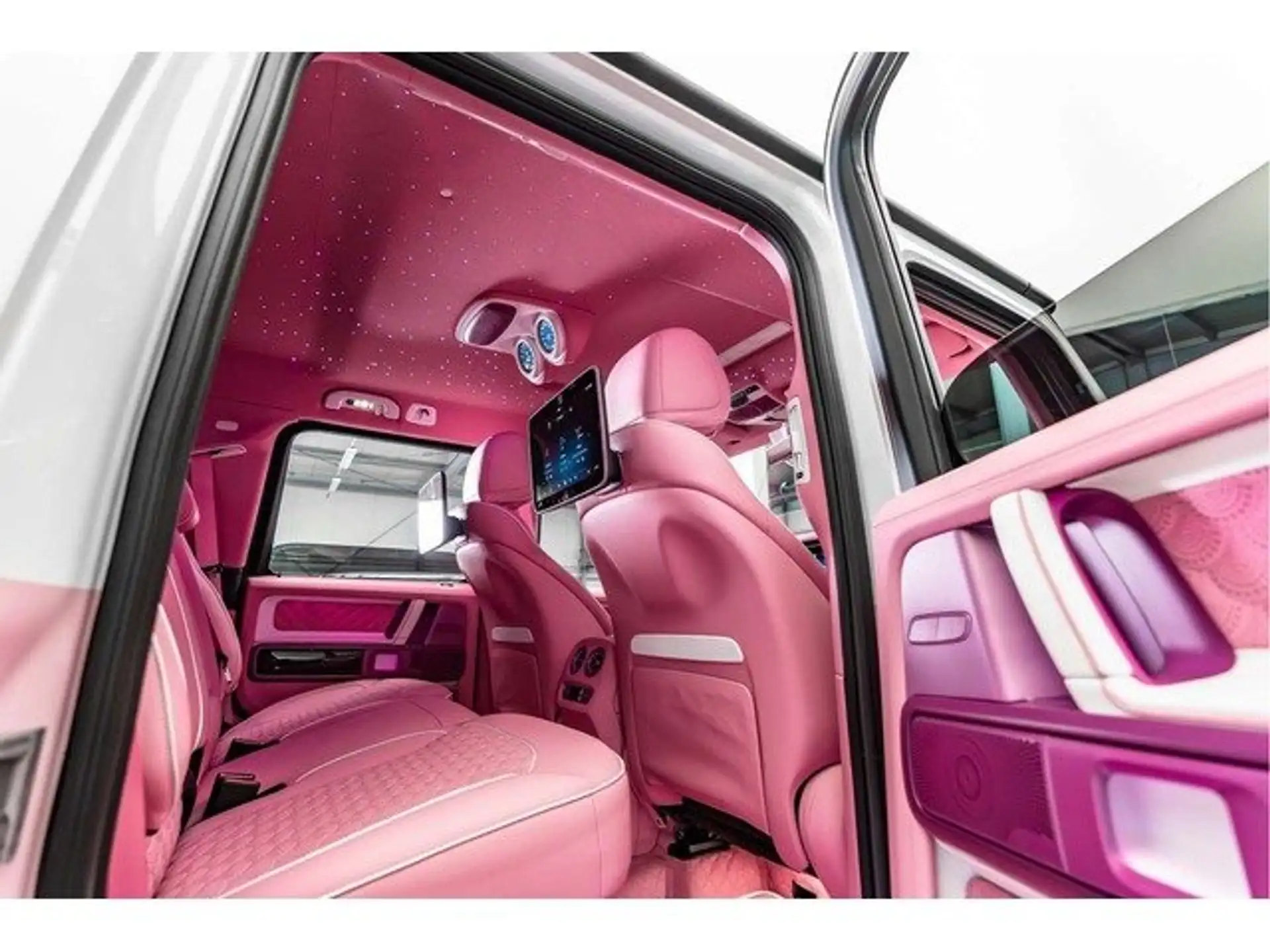 벤츠 G-Class G 63 AMG 2026 로즈골드 사진 8