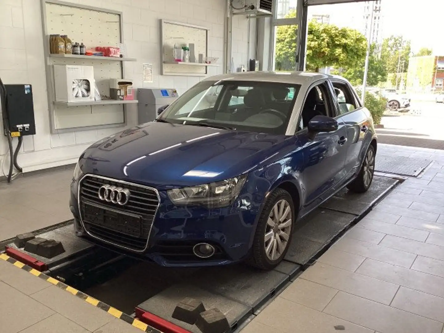 Audi A1 attraction*Bluetooth*Einparkhilfe hinten* USB Bleu - 1
