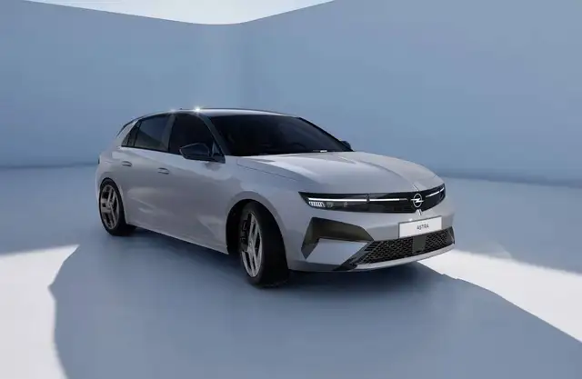 Opel Astra view 3