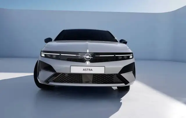 Opel Astra view 6