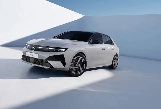Opel Astra view 2