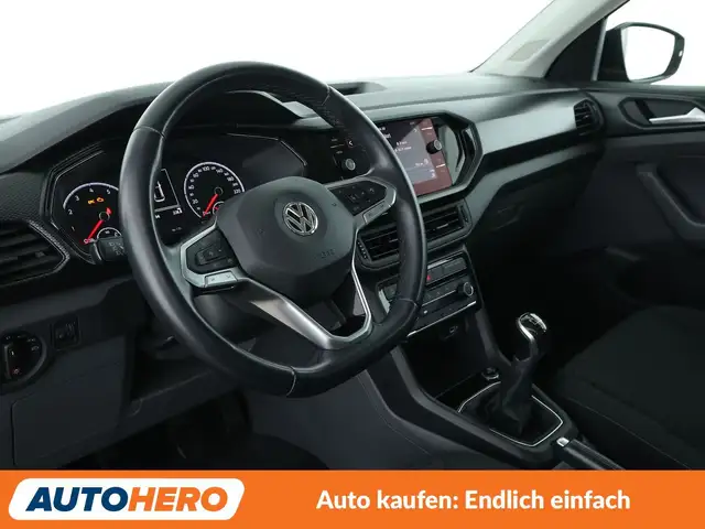 Volkswagen T-Cross view 11