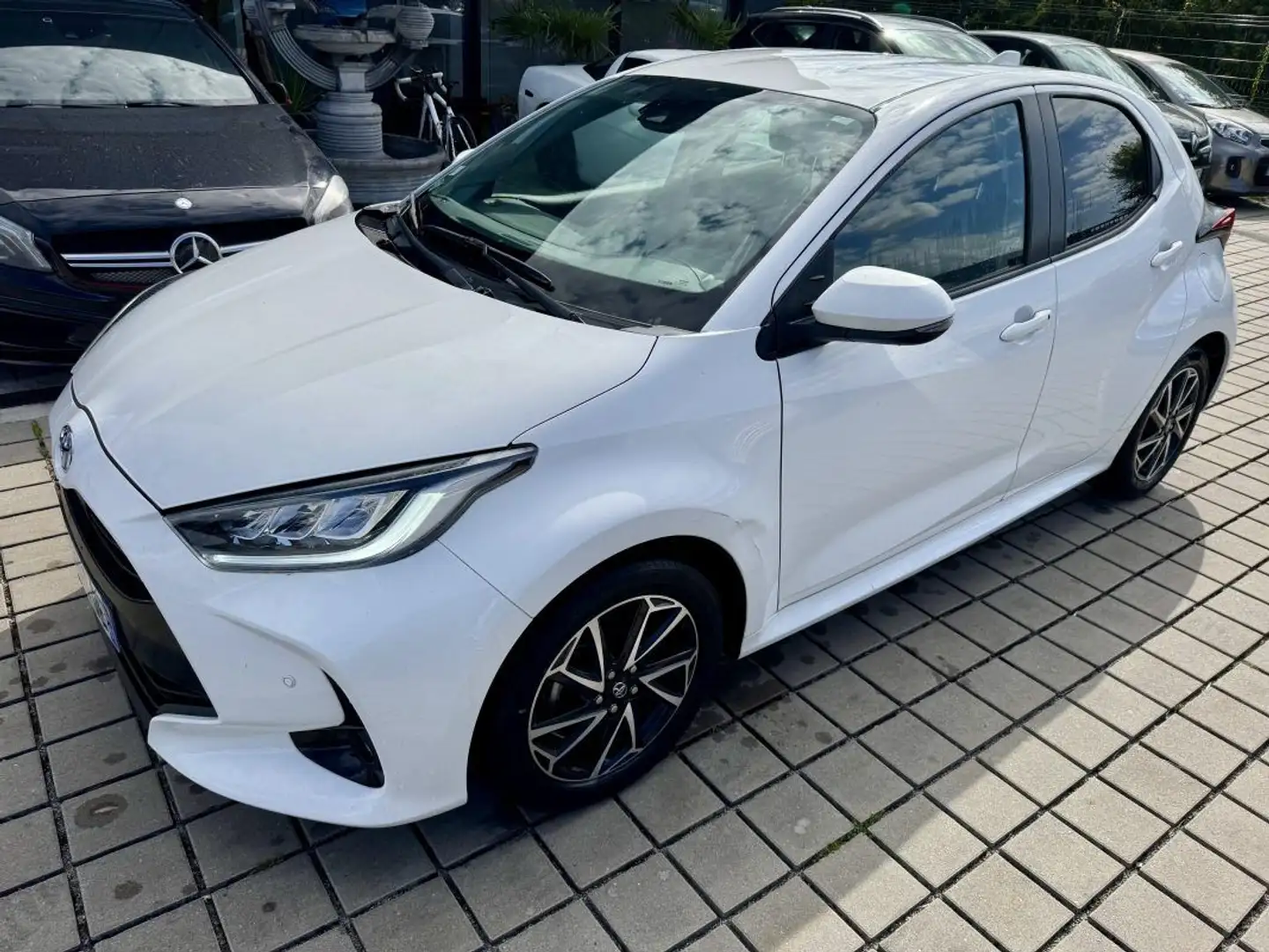 Toyota Yaris 70 VVT-i Design 5p Blanc - 2