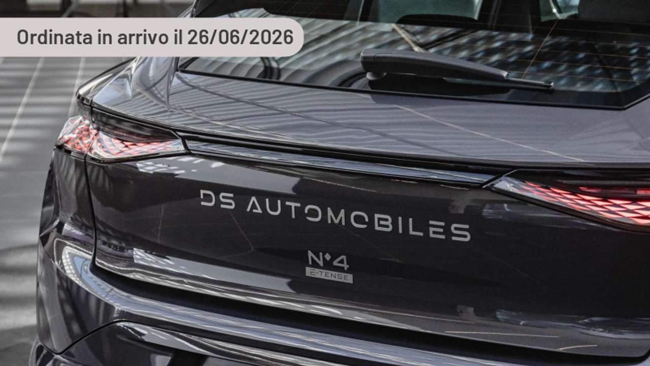 DS Automobiles N°4 E-Tense 213 Jules Verne