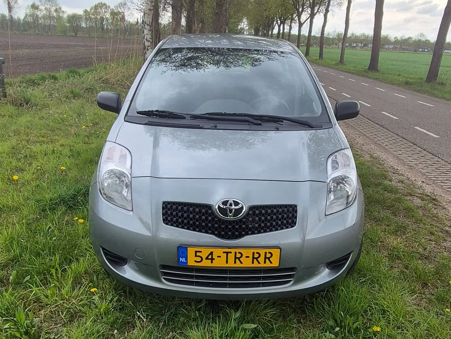Toyota Yaris Yaris 1.0 VVTi + Grijs - 1