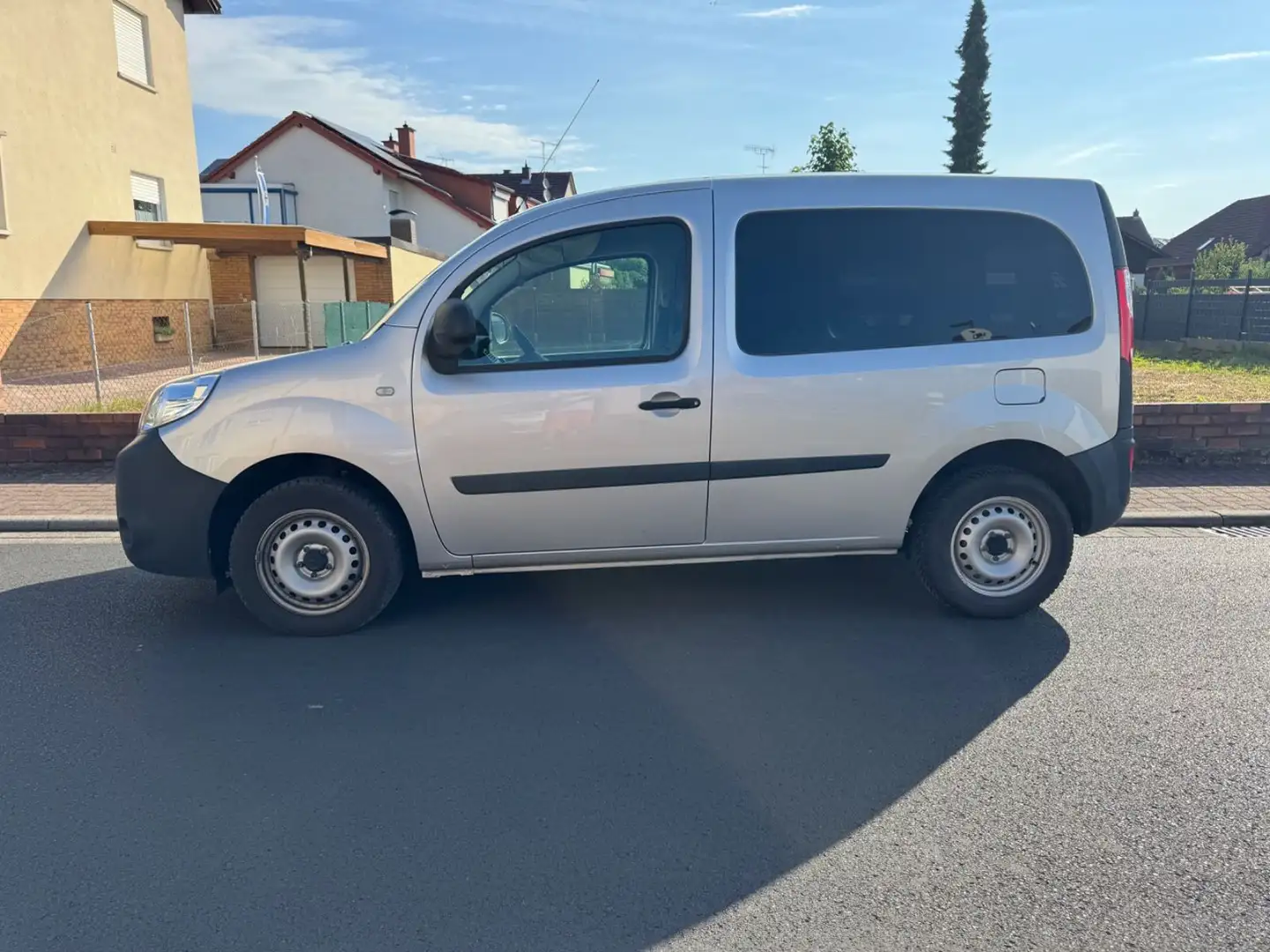 Renault Kangoo 1Hd+44.000km Ladesystem NAVI+PDC+Fenster Grau - 2
