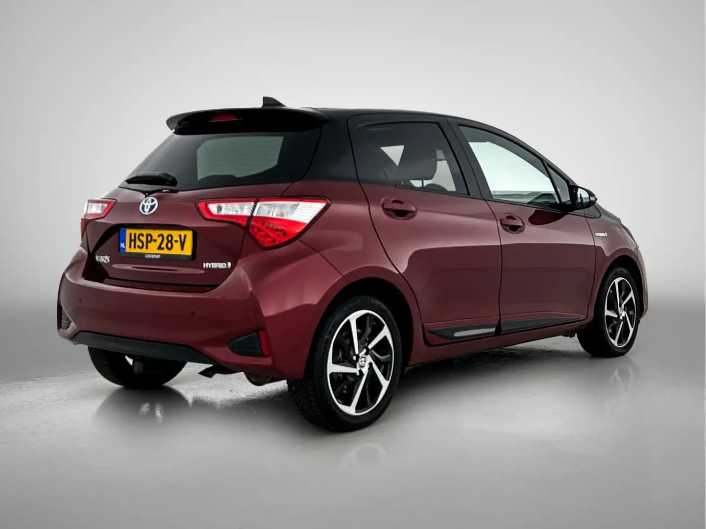 Toyota Yaris 1.5 Hybrid Bi-Tone Plus Limited | Apple Carplay | Rood - 2