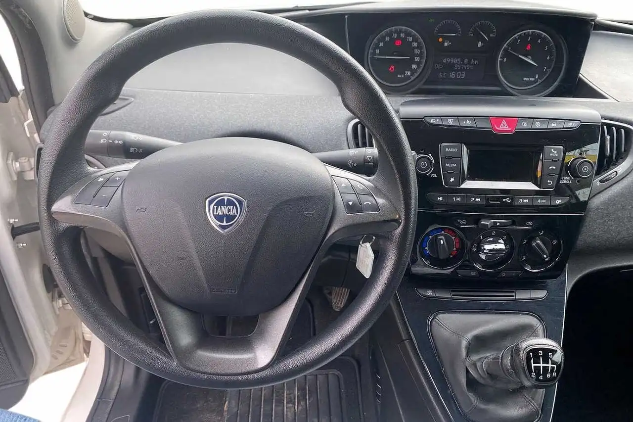 Lancia Ypsilon 2021 — фото 14