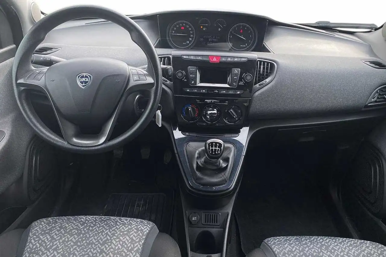 Lancia Ypsilon 2021 — фото 13