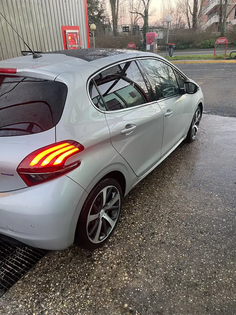 Peugeot 208 1.6 BlueHDi 100ch BVM5 Féline - 1