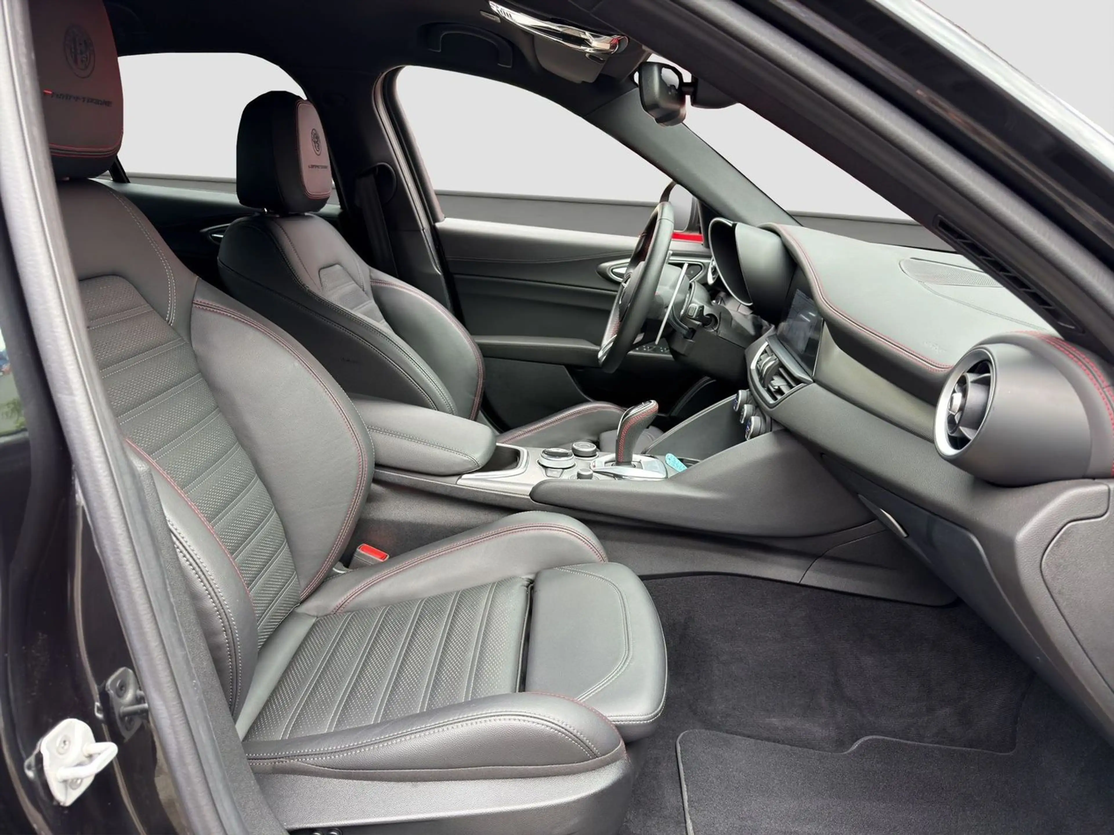 Alfa Romeo Giulia Competizione Q4 Navi ACC Matrix-LED R-Cam — photo 12