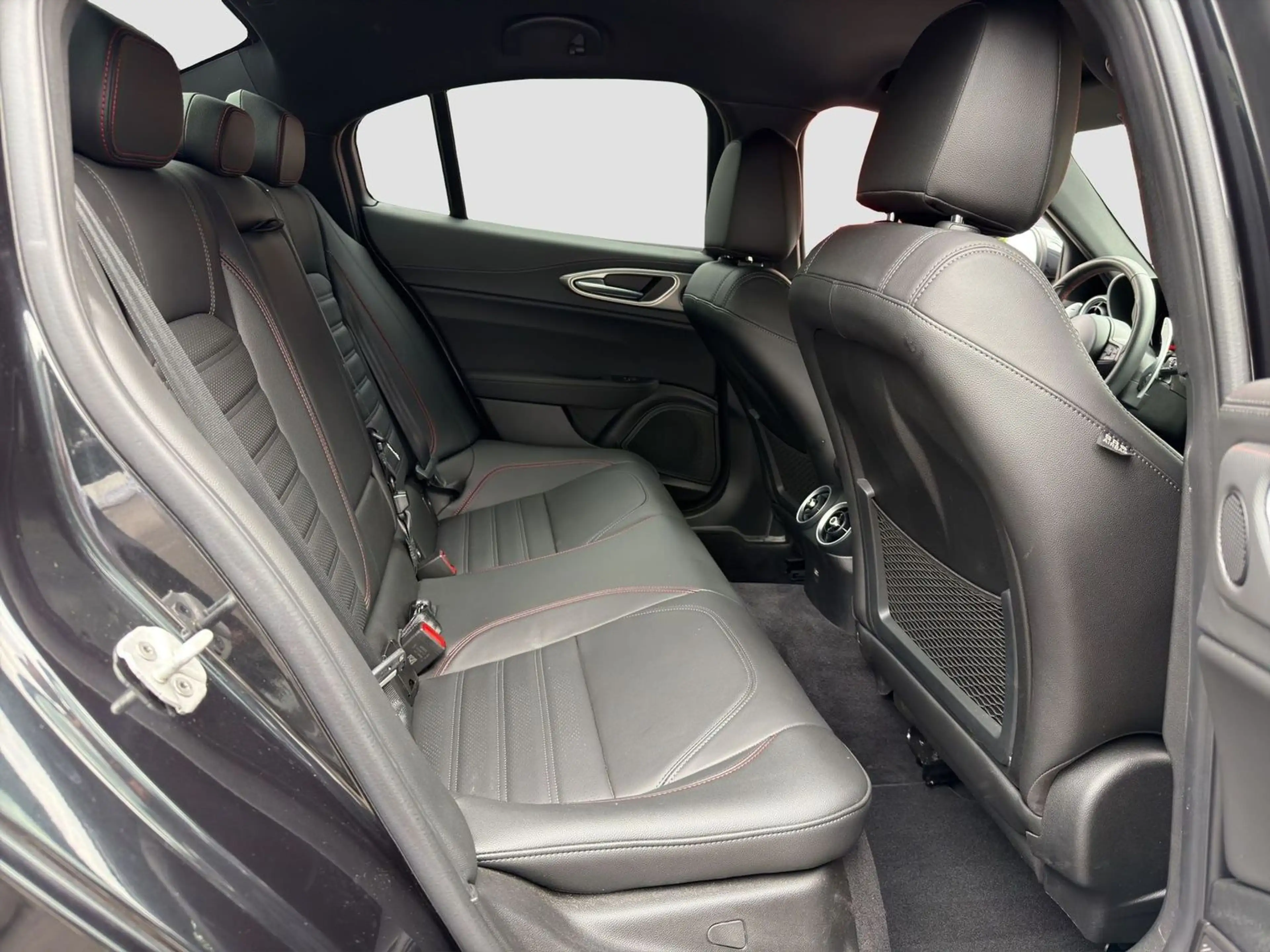 Alfa Romeo Giulia Competizione Q4 Navi ACC Matrix-LED R-Cam — photo 15