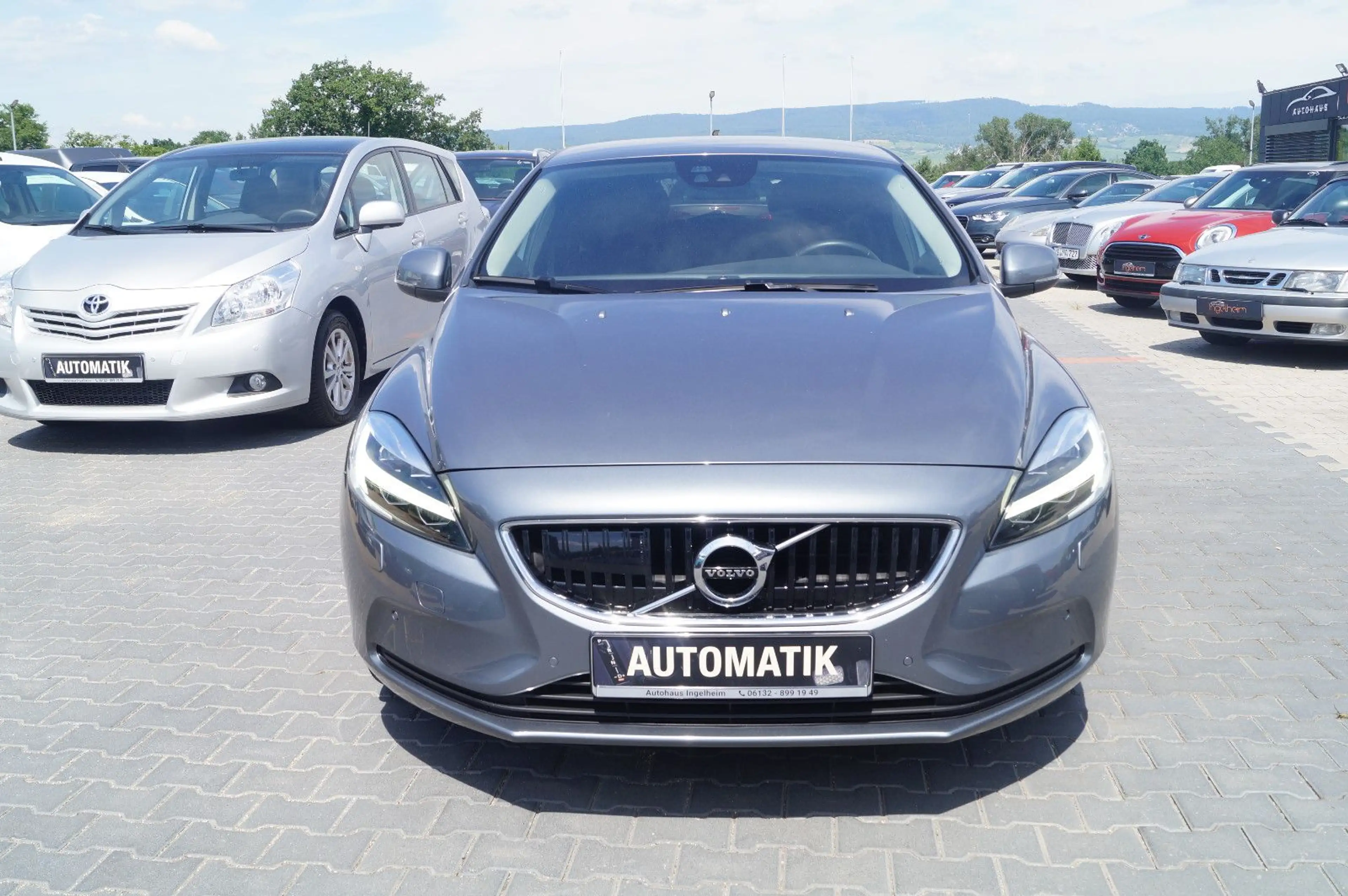 Volvo V40 Momentum AUTOMATIK Navi Kamera PDC SHZ Tempo — photo 3