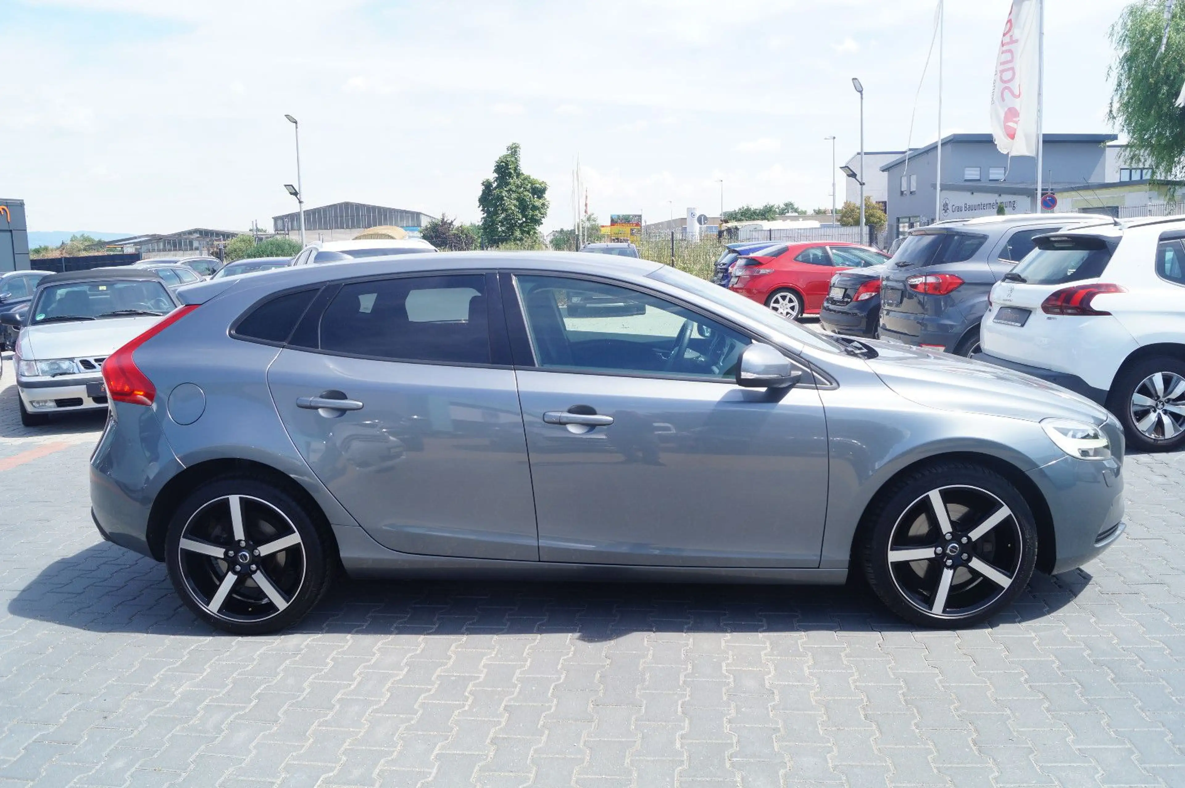 Volvo V40 Momentum AUTOMATIK Navi Kamera PDC SHZ Tempo — photo 9