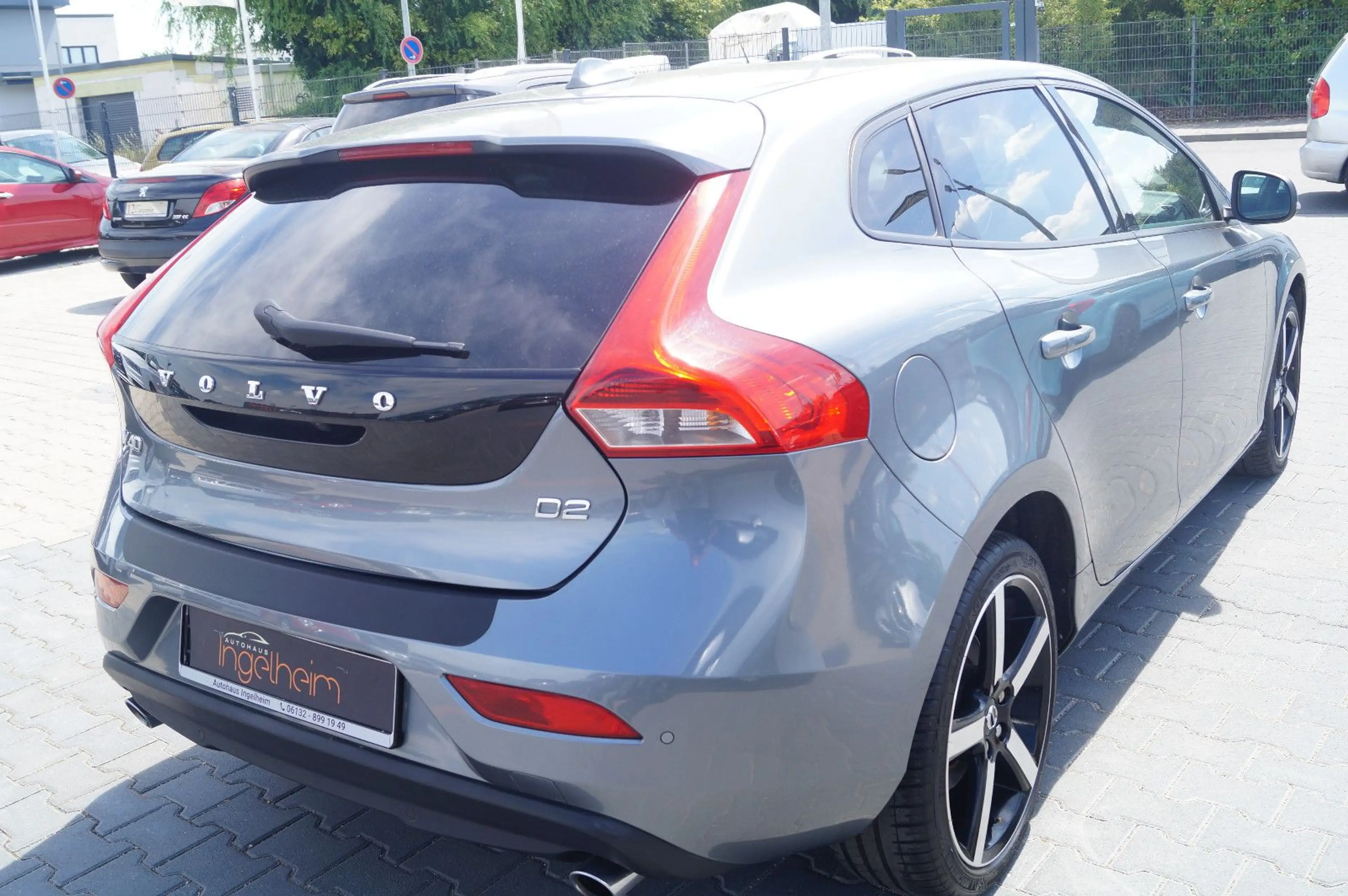 Volvo V40 Momentum AUTOMATIK Navi Kamera PDC SHZ Tempo — photo 8